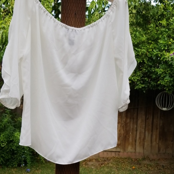 Off shoulder flutter top - Picture 3 of 5